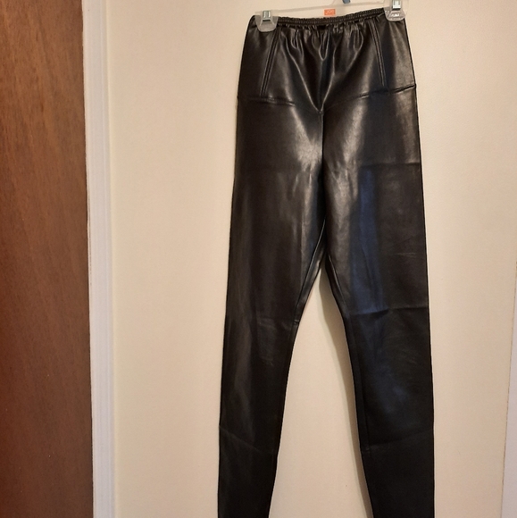 Aritzia Wilfred Free Daria Pant Vegan Leather Leggings - Picture 7 of 16
